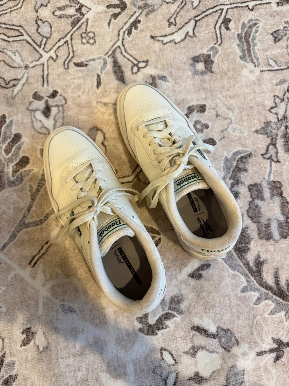 Reebok Classic White Low-Top Sneakers - Picture 3 of 7
